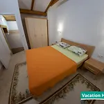 Hébergement de vacances Vacation Alan 2 *